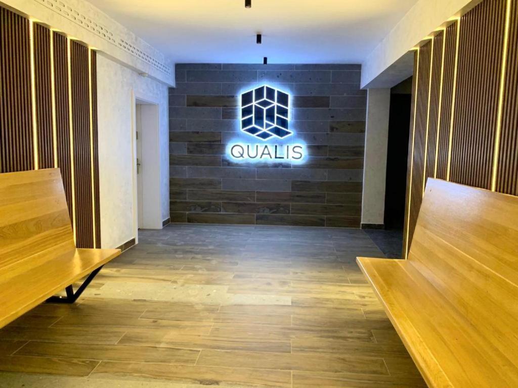 4Qualis Apartment Brasov Bagian luar foto